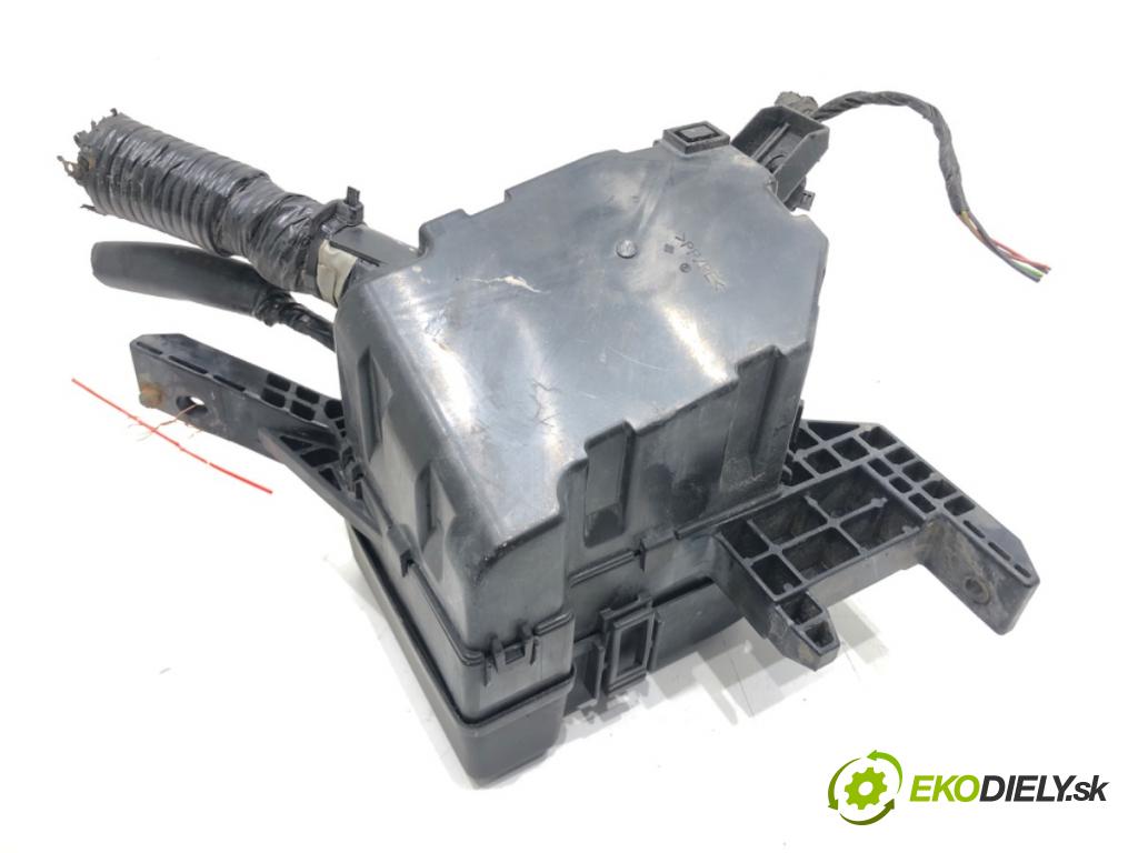 SUZUKI SX4 (EY, GY) 2006 - 2022    1.6 VVT (RW 416) 79 kW [107 KM] benzyna 2006 - 2022  skříňka poistková  (Pojistkové skříňky)