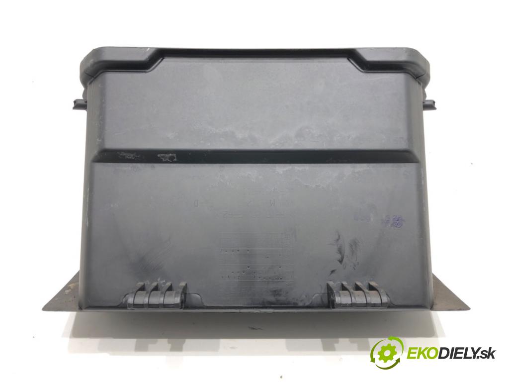 MITSUBISHI PAJERO PININ I (H6_W, H7_W) 1999 - 2007    1.8 (H76W, H66W) 84 kW [114 KM] benzyna 2001 - 2007  Priehradka, kastlík spolujazdca  (Priehradky, kastlíky)