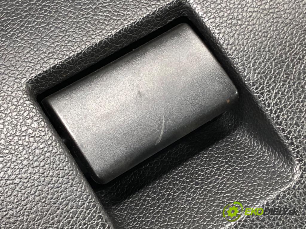 FORD MONDEO III Turnier (BWY) 2000 - 2007    2.0 TDCi 96 kW [130 KM] olej napędowy 2001 - 2007  Priehradka, kastlík spolujazdca  (Priehradky, kastlíky)