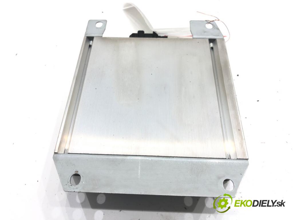 AUDI A4 B6 Avant (8E5) 2000 - 2005    1.9 TDI 74 kW [101 KM] olej napędowy 2001 - 2004  Zosilňovač 8E9035223 (Zosilňovače)