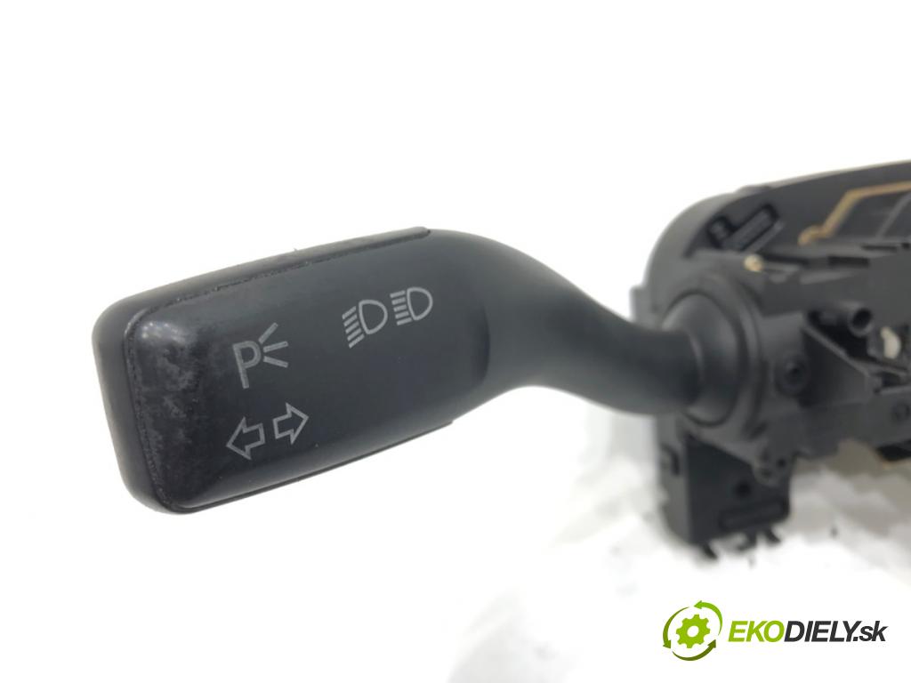AUDI A4 B6 Avant (8E5) 2000 - 2005    1.9 TDI 74 kW [101 KM] olej napędowy 2001 - 2004  Prepínač kombinovaný 8E0953549F (Prepínače, spínače, tlačidlá a ovládače kúrenia)