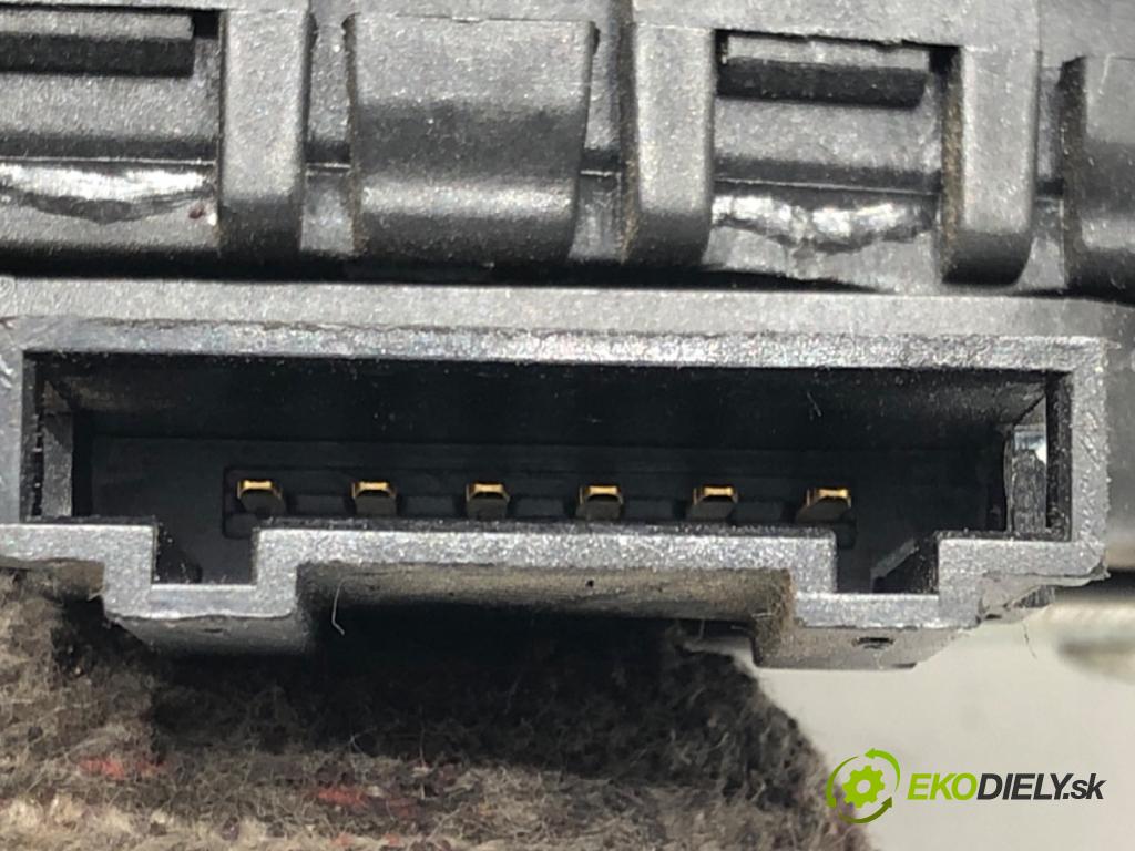 AUDI A4 B6 Avant (8E5) 2000 - 2005    1.9 TDI 74 kW [101 KM] olej napędowy 2001 - 2004  Potenciometer plynu 8E1721523 (Pedále)