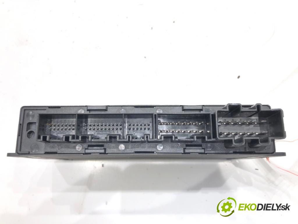 AUDI A4 B6 Avant (8E5) 2000 - 2005    1.9 TDI 74 kW [101 KM] olej napędowy 2001 - 2004  Modul komfortu 8E0959433AR (Moduly komfortu)