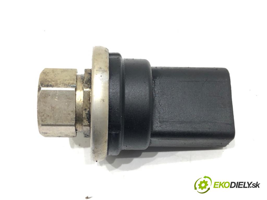 AUDI A4 B6 Avant (8E5) 2000 - 2005    1.9 TDI 74 kW [101 KM] olej napędowy 2001 - 2004  Snímač klimatizácie 8Z0959126 (Snímače klimatizácie)