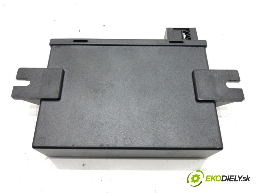 AUDI A4 B6 Avant (8E5) 2000 - 2005    1.9 TDI 74 kW [101 KM] olej napędowy 2001 - 2004  Modul ťažného oka UN-13 (Ostatné)