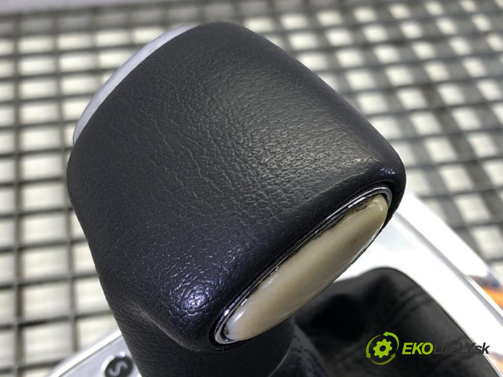 VW PASSAT B6 Variant (3C5) 2005 - 2011    2.0 TFSI 147 kW [200 KM] benzyna 2005 - 2010  Kulisa 3C1713025F (Rýchlostné páky / kulisy)