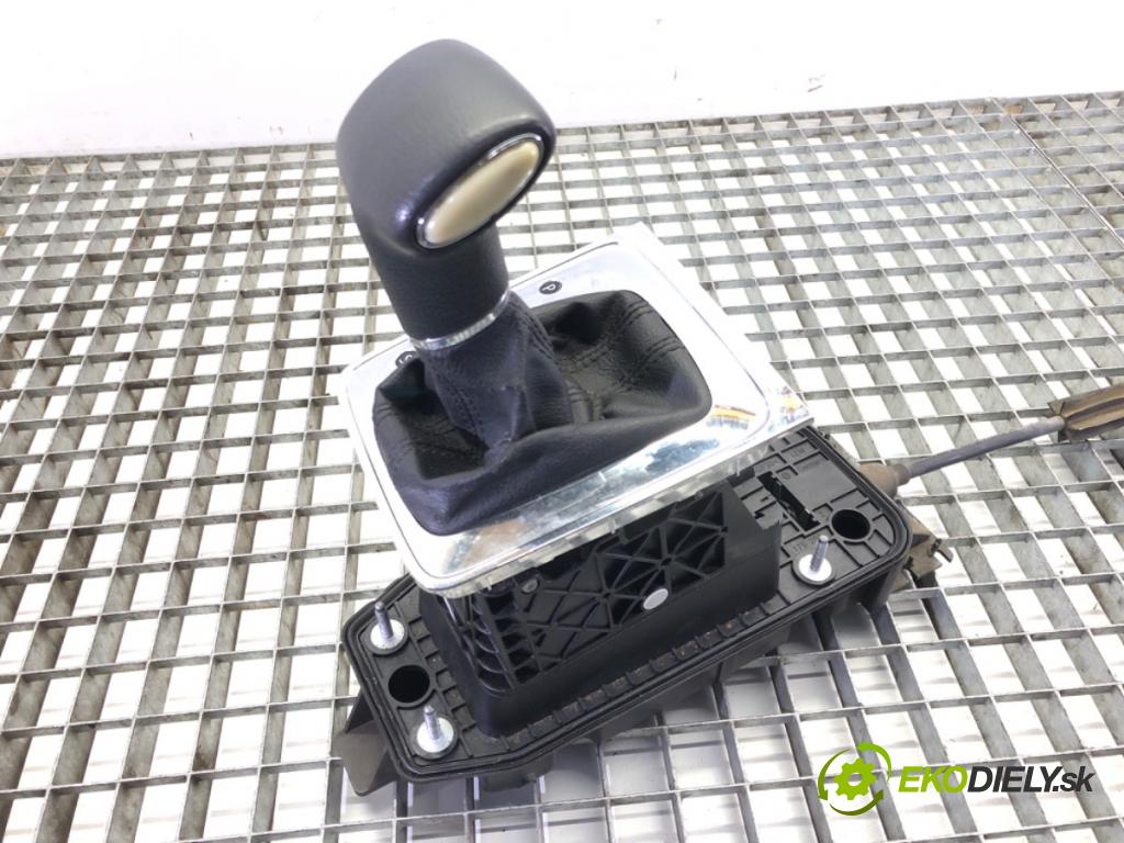 VW PASSAT B6 Variant (3C5) 2005 - 2011    2.0 TFSI 147 kW [200 KM] benzyna 2005 - 2010  Kulisa 3C1713025F (Rýchlostné páky / kulisy)