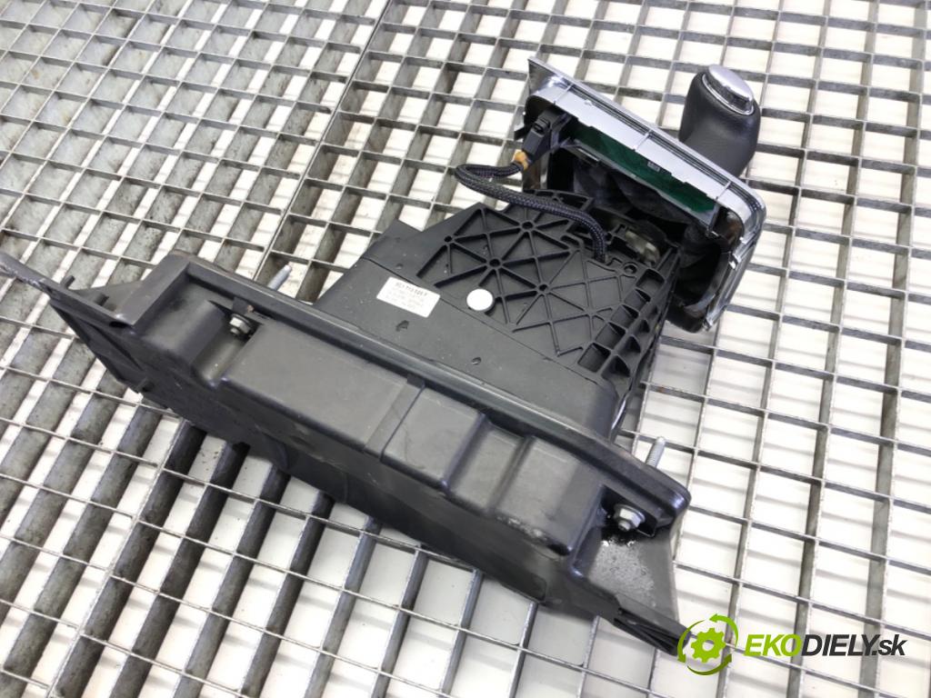 VW PASSAT B6 Variant (3C5) 2005 - 2011    2.0 TFSI 147 kW [200 KM] benzyna 2005 - 2010  Kulisa 3C1713025F (Rýchlostné páky / kulisy)