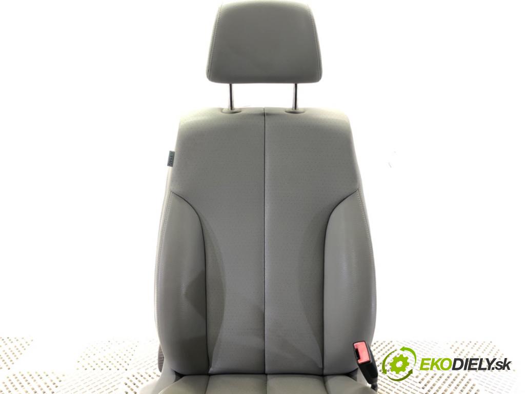VW PASSAT B6 Variant (3C5) 2005 - 2011    2.0 TFSI 147 kW [200 KM] benzyna 2005 - 2010  Sedadlo pravy predný