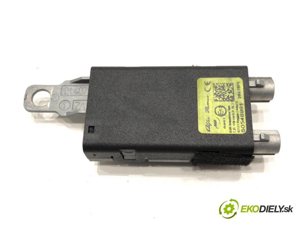 ALFA ROMEO STELVIO (949_) 2016 - 2022    2.0 (949AXA2A) 206 kW [280 KM] benzyna 2016 - 2022  Zosilňovač Antenní: 50548991 (Zosilňovače)