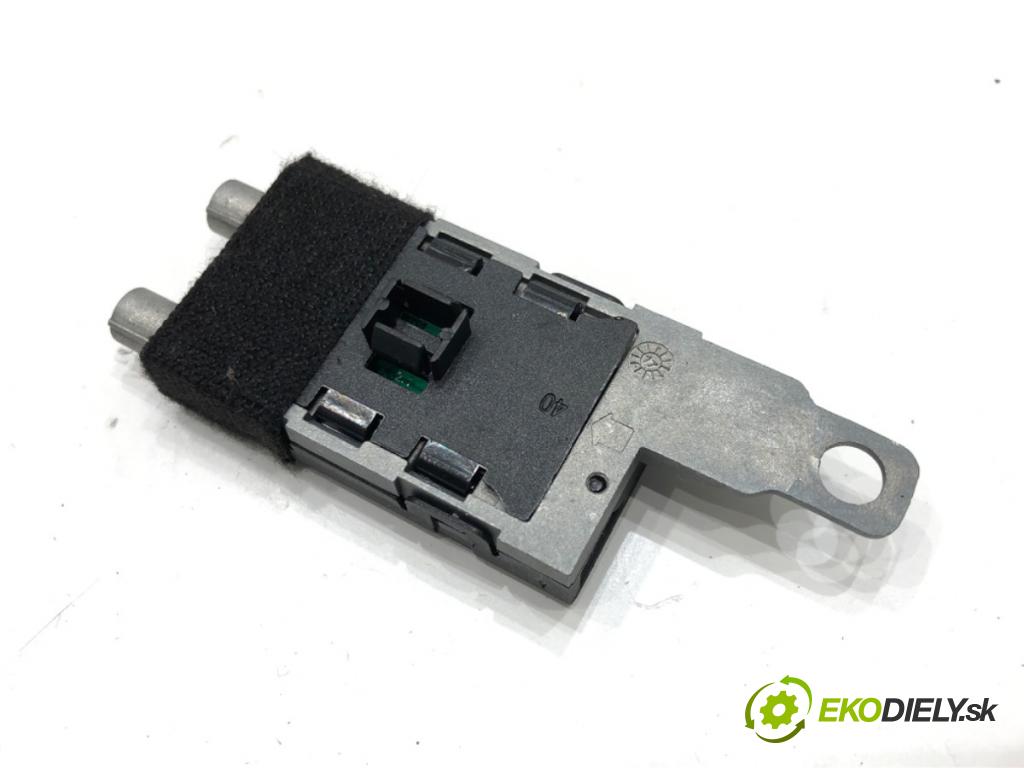 ALFA ROMEO STELVIO (949_) 2016 - 2022    2.0 (949AXA2A) 206 kW [280 KM] benzyna 2016 - 2022  Zosilňovač Antenní: 50548991 (Zosilňovače)