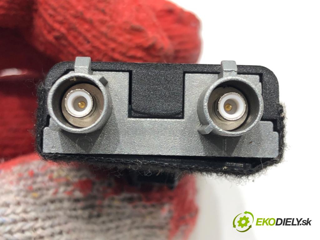 ALFA ROMEO STELVIO (949_) 2016 - 2022    2.0 (949AXA2A) 206 kW [280 KM] benzyna 2016 - 2022  Zosilňovač Antenní: 50548991 (Zosilňovače)