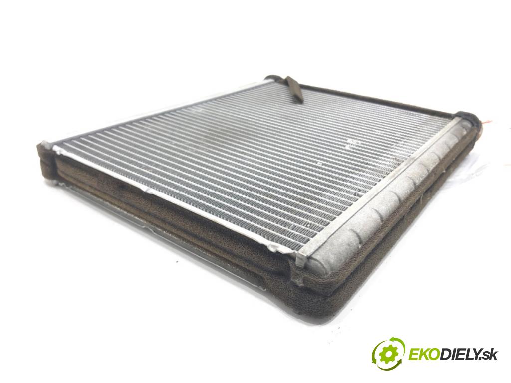 TOYOTA AVENSIS (_T25_) 2003 - 2008    1.8 (ZZT251_) 95 kW [129 KM] benzyna 2003 - 2008  topné těleso radiátor topení  (Radiátory topení)