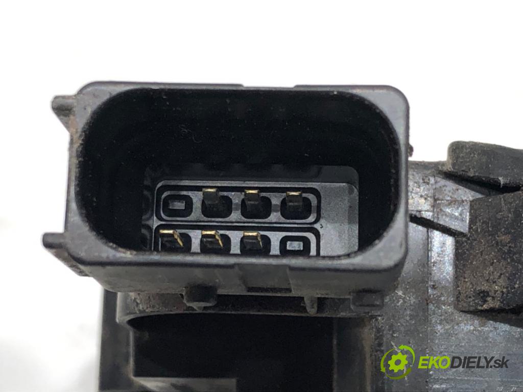 FIAT GRANDE PUNTO (199_) 2005 - 2022    1.4 (199AXB11, 199AXB1A, 199BXB1A, 199AXL1A) 57 kW [77 KM] benzyna 2005 - 2015  zámok dveře pravý zadní část 51797570