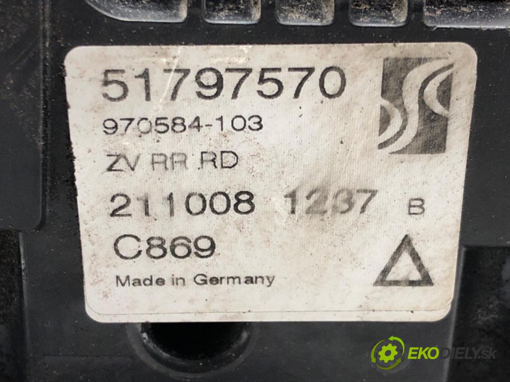 FIAT GRANDE PUNTO (199_) 2005 - 2022    1.4 (199AXB11, 199AXB1A, 199BXB1A, 199AXL1A) 57 kW [77 KM] benzyna 2005 - 2015  zámok dveře pravý zadní část 51797570