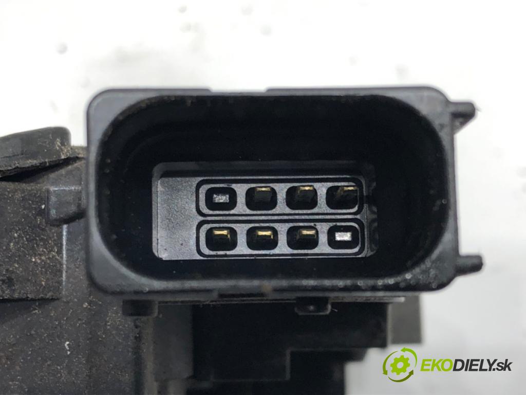 FIAT GRANDE PUNTO (199_) 2005 - 2022    1.4 (199AXB11, 199AXB1A, 199BXB1A, 199AXL1A) 57 kW [77 KM] benzyna 2005 - 2015  zámok dveře levý zadní část 51797569