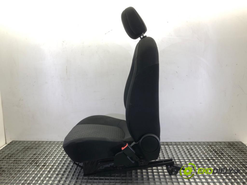 FIAT GRANDE PUNTO (199_) 2005 - 2022    1.4 (199AXB11, 199AXB1A, 199BXB1A, 199AXL1A) 57 kW [77 KM] benzyna 2005 - 2015  Sedadlo pravy predný