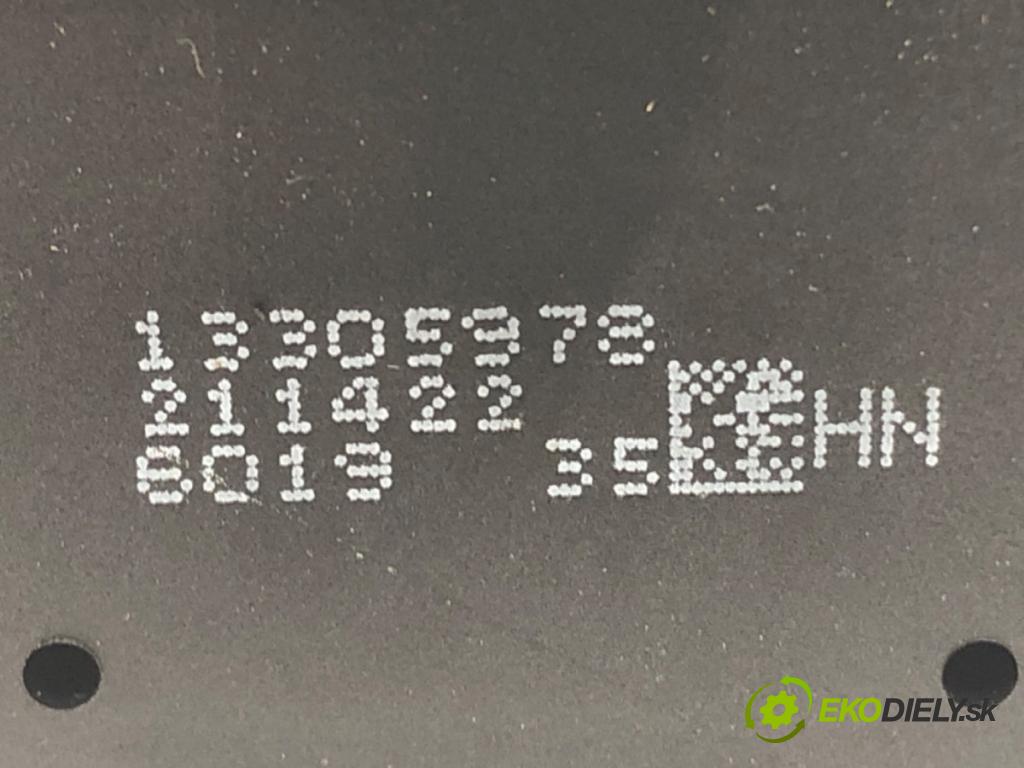 OPEL MERIVA B nadwozie wielkoprzestrzenne (MPV) (S10) 2010 - 2017    1.4 (75) 74 kW [100 KM] benzyna 2010 - 2017  Prepínač okien 13305978 (Prepínače, spínače, tlačidlá a ovládače kúrenia)