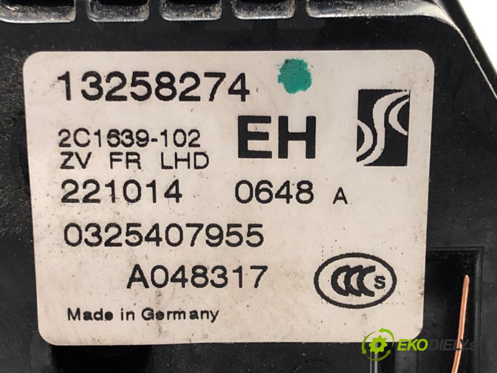 OPEL CORSA D (S07) 2006 - 2014    1.2 LPG (L08, L68) 63 kW [86 KM] Benzyna / gaz samochodowy (LPG) 2011 - 2014  zámok dveře pravý přední část 13258274