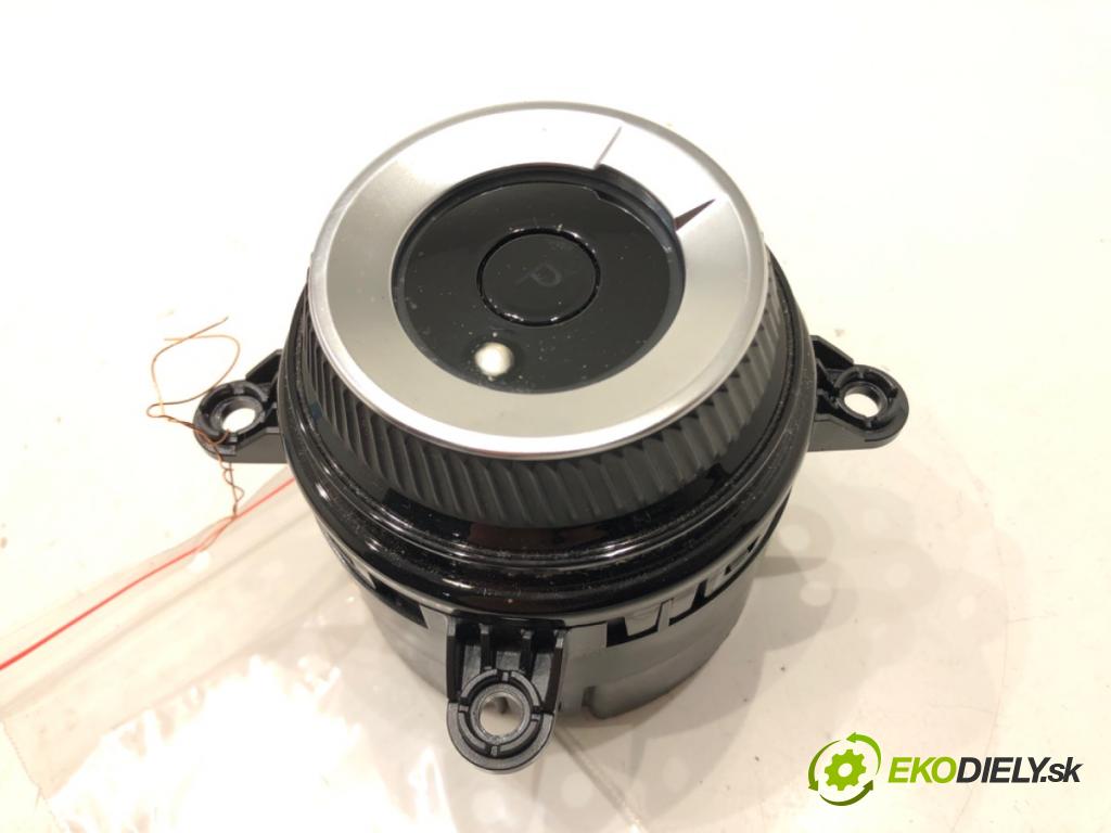 KIA SPORTAGE V (NQ5) 2021 - 2022    1.6 T-GDI MEHV 132 kW [179 KM] Hybryda silnik benzynowy / elektryczny 2021 - 2022  Kulisa 467W0-CH100 (Rýchlostné páky / kulisy)