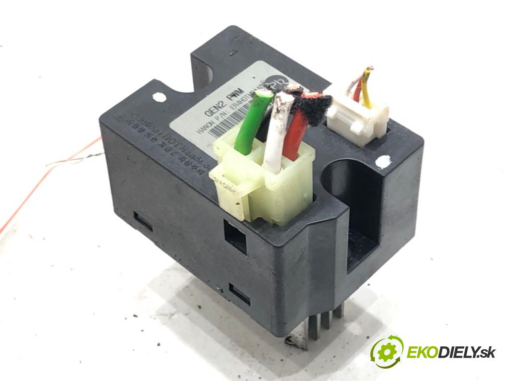 KIA SPORTAGE V (NQ5) 2021 - 2022    1.6 T-GDI MEHV 132 kW [179 KM] Hybryda silnik benzynowy / elektryczny 2021 - 2022  odpor rezistor topení vzduchu ER4HOTMPAA01 (Odpory topení)