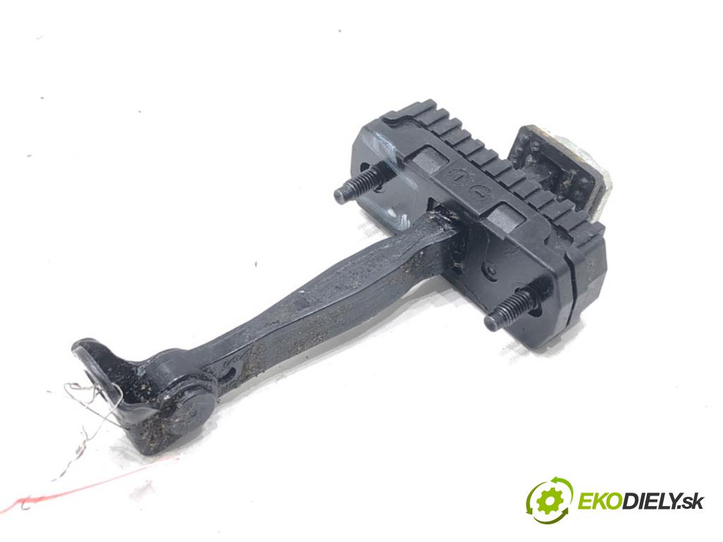 KIA SPORTAGE V SUV 2022 132 kW 1.6 T-GDI MEHV 1598 Doraz Dvere predný ľavy