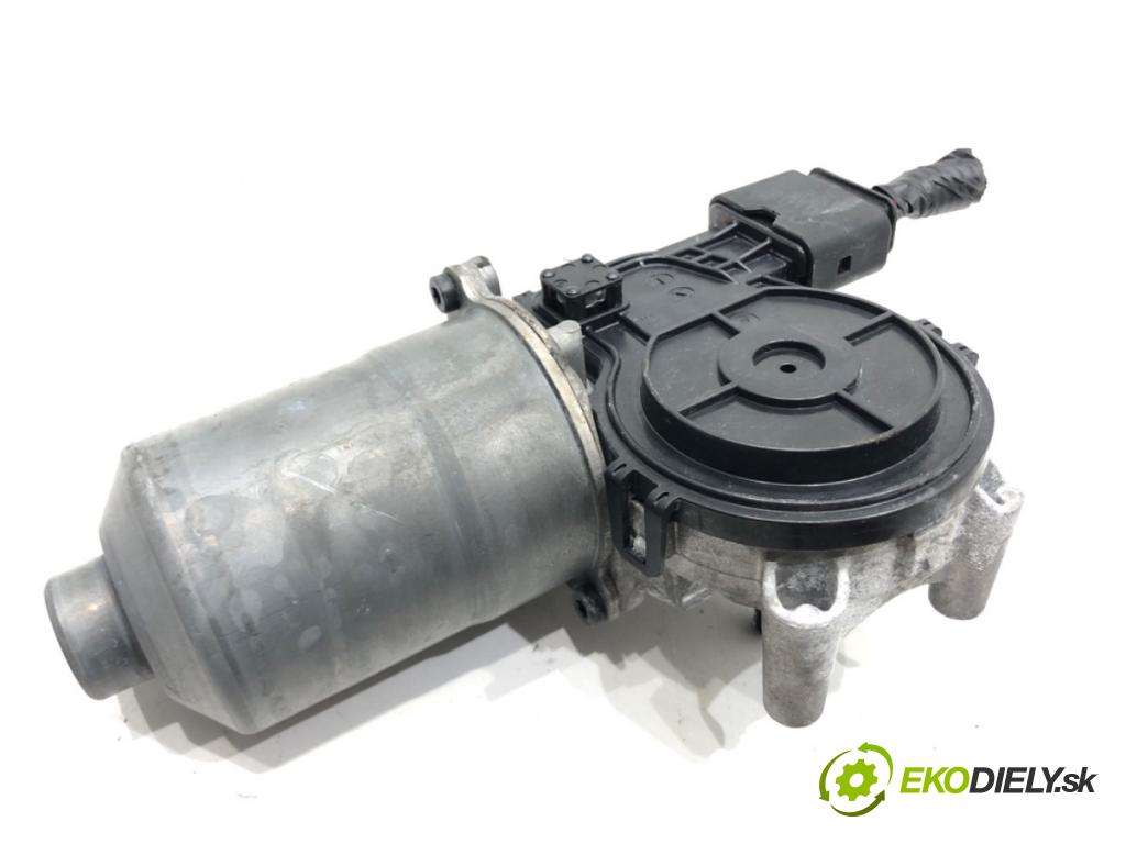 KIA SPORTAGE V (NQ5) 2021 - 2022    1.6 T-GDI MEHV 132 kW [179 KM] Hybryda silnik benzynowy / elektryczny 2021 - 2022  Motorček stieračov predný 98100-P1000 (Motorčeky stieračov predné)