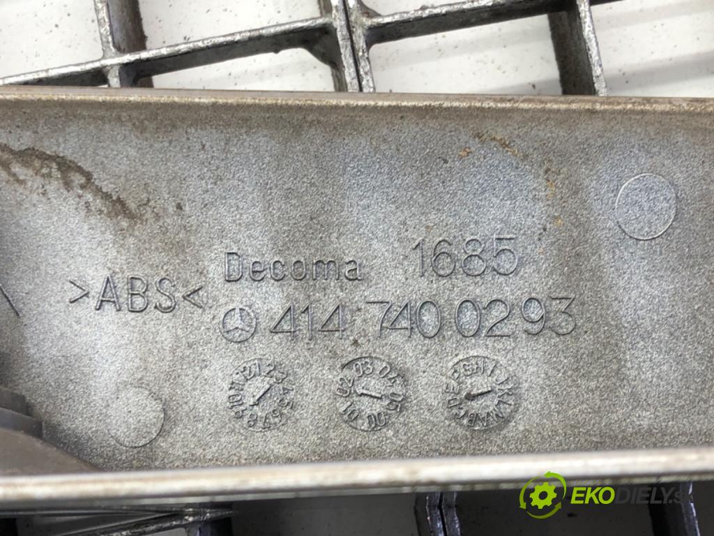 MERCEDES-BENZ VANEO (414) 2002 - 2005    1.6 (414.700) 60 kW [82 KM] benzyna 2002 - 2005  Lišta dverí zadnej 4147400293 (Lišty)