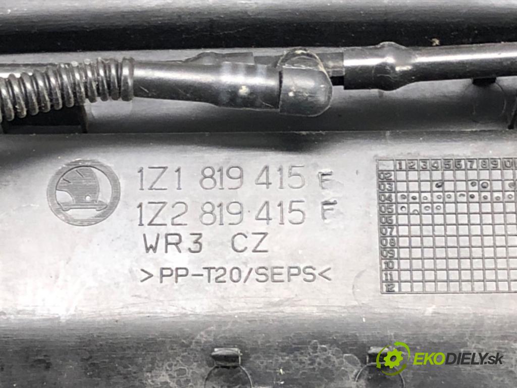 SKODA OCTAVIA II Combi (1Z5) 2004 - 2013    1.6 75 kW [102 KM] benzyna 2004 - 2013  Torpédo, plast pod čelné okno  (Torpéda)
