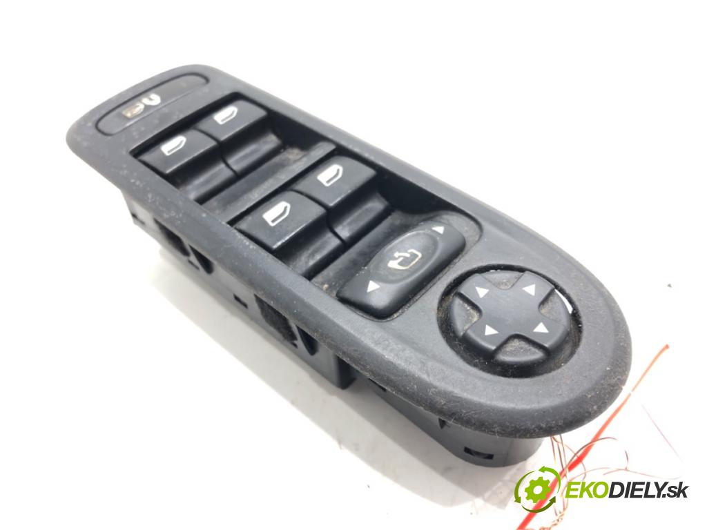 CITROEN C5 III (RD_) 2008 - 2022    2.0 HDi (RDRHDA) 100 kW [136 KM] olej napędowy 2008 - 2022  Prepínač okien 96599975XT (Prepínače, spínače, tlačidlá a ovládače kúrenia)