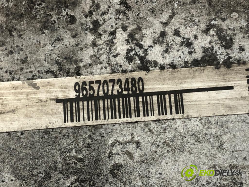 CITROEN C5 III (RD_) 2008 - 2022    2.0 HDi (RDRHDA) 100 kW [136 KM] olej napędowy 2008 - 2022  intercooler 9657073480 (Chladiče nasávaného vzduchu (intercoolery))