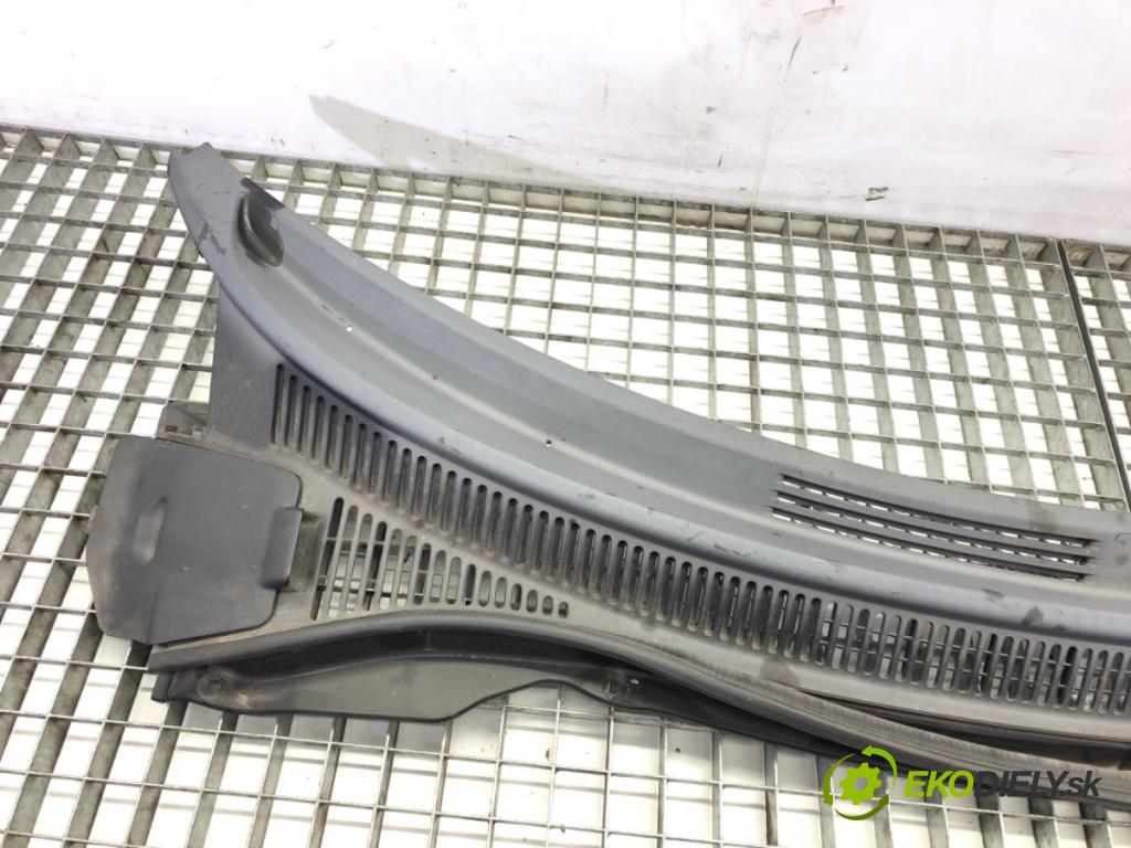 SUZUKI SWIFT III (MZ, EZ) 2005 - 2022    1.3 (RS 413) 68 kW [92 KM] benzyna 2005 - 2022  Torpédo, plast pod čelné okno 72341-62J0 (Torpéda)