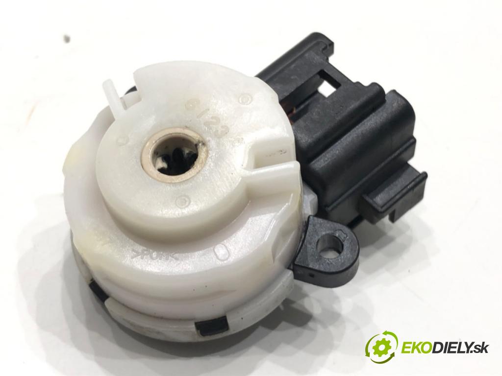 SUZUKI SWIFT III (MZ, EZ) 2005 - 2022    1.3 (RS 413) 68 kW [92 KM] benzyna 2005 - 2022  Kocka, vložka spínacej skrinky  (Spínacie skrinky a kľúče)