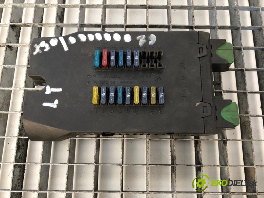 VW LT 28-35 II Autobus (2DB, 2DE, 2DK) 1996 - 2006    2.5 TDI 75 kW [102 KM] olej napędowy 1996 - 1999  skříňka poistková 0005400650 (Pojistkové skříňky)