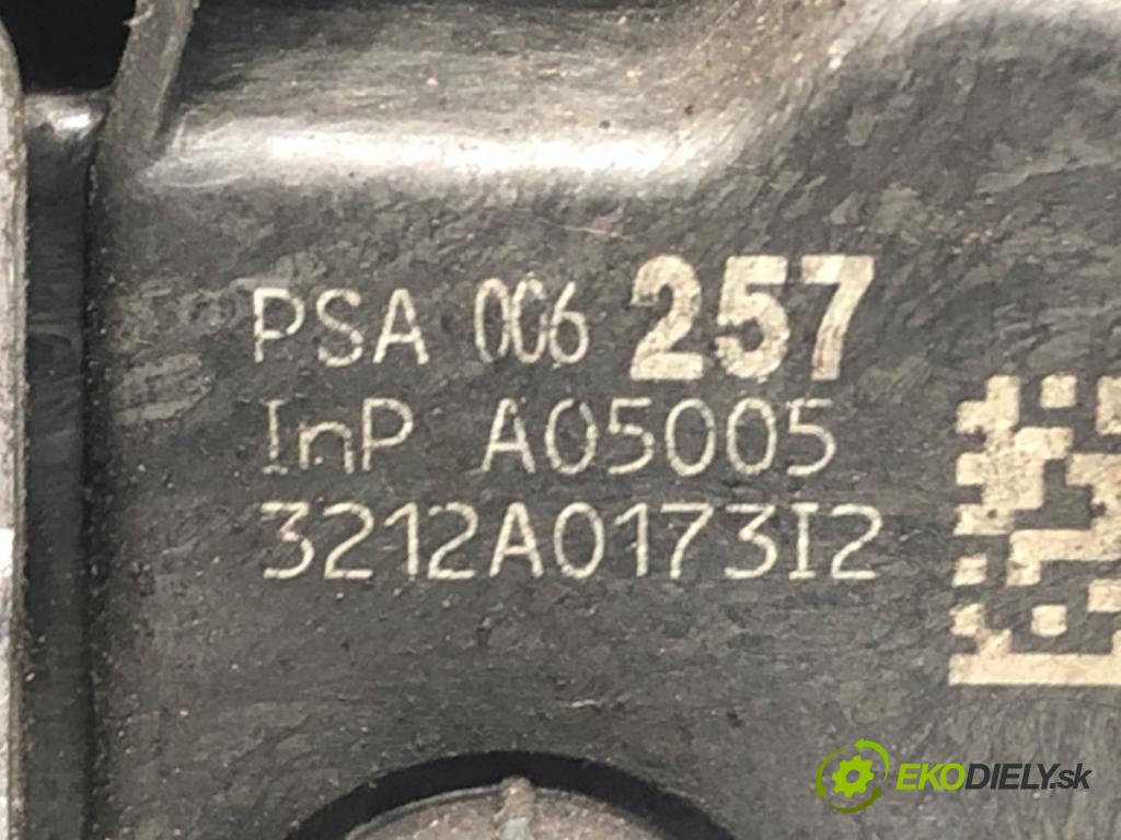 PEUGEOT 508 I (8D_) 2010 - 2018    2.0 HDi 120 kW [163 KM] olej napędowy 2010 - 2018  zámok dveře pravý přední část PSA006257