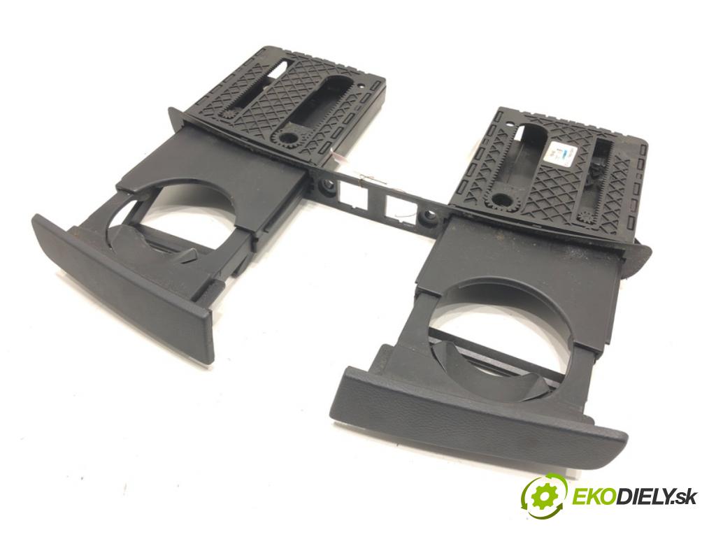 PEUGEOT 508 I (8D_) 2010 - 2018    2.0 HDi 120 kW [163 KM] olej napędowy 2010 - 2018  Držiak na nápoje  (Úchyty, držiaky na nápoje)