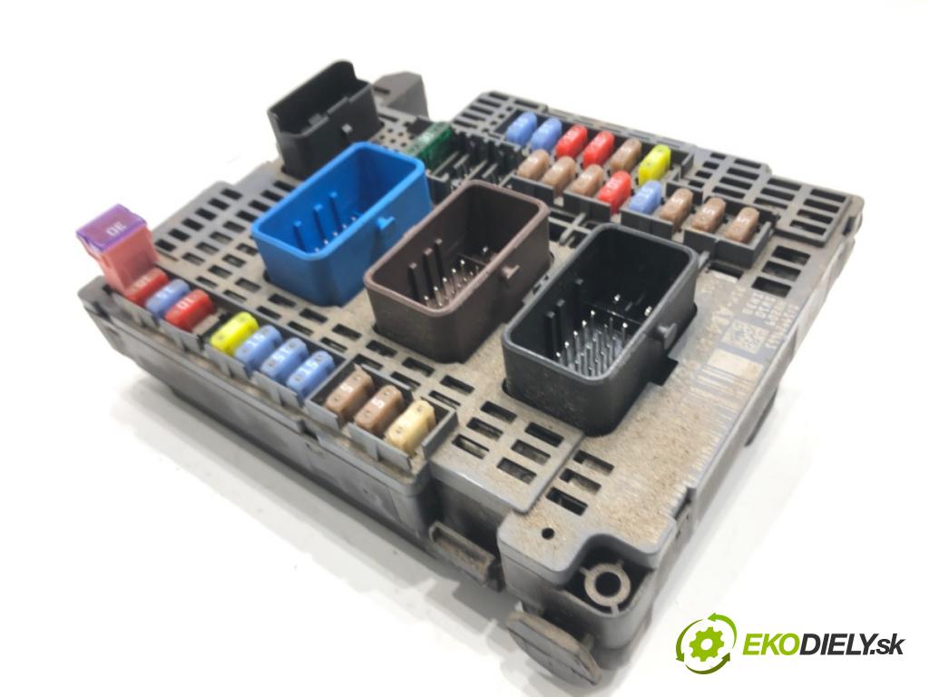 PEUGEOT 508 I (8D_) 2010 - 2018    2.0 HDi 120 kW [163 KM] olej napędowy 2010 - 2018  Modul BSM 9677987580 (Ostatné)
