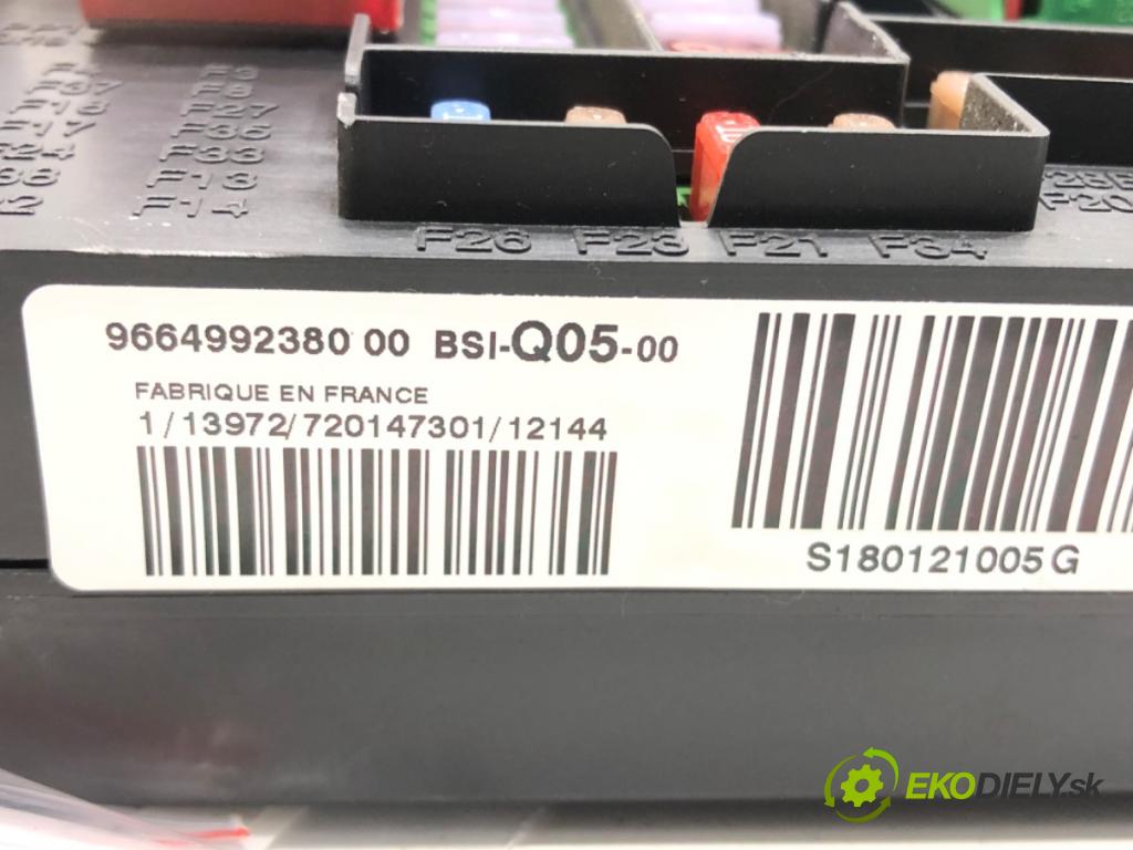 PEUGEOT 508 I (8D_) 2010 - 2018    2.0 HDi 120 kW [163 KM] olej napędowy 2010 - 2018  modul BSI 9664992380 (Pojistkové skříňky)