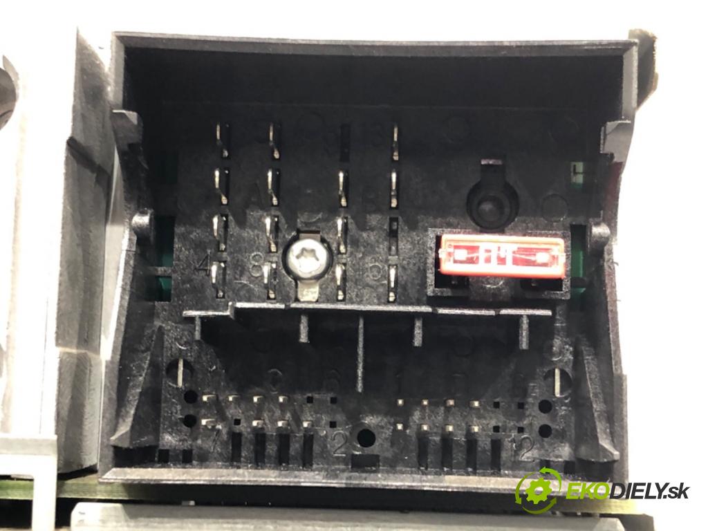 PEUGEOT PARTNER Nadwozie pełne/minivan 2008 - 2022    1.6 HDi 66 kW [90 KM] olej napędowy 2011 - 2022  RADIO 7647179394 (Audio zariadenia)