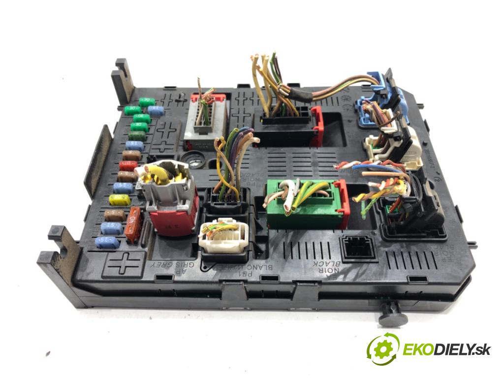 PEUGEOT PARTNER Nadwozie pełne/minivan 2008 - 2022    1.6 HDi 66 kW [90 KM] olej napędowy 2011 - 2022  modul BSI 966405878001 (Pojistkové skříňky)