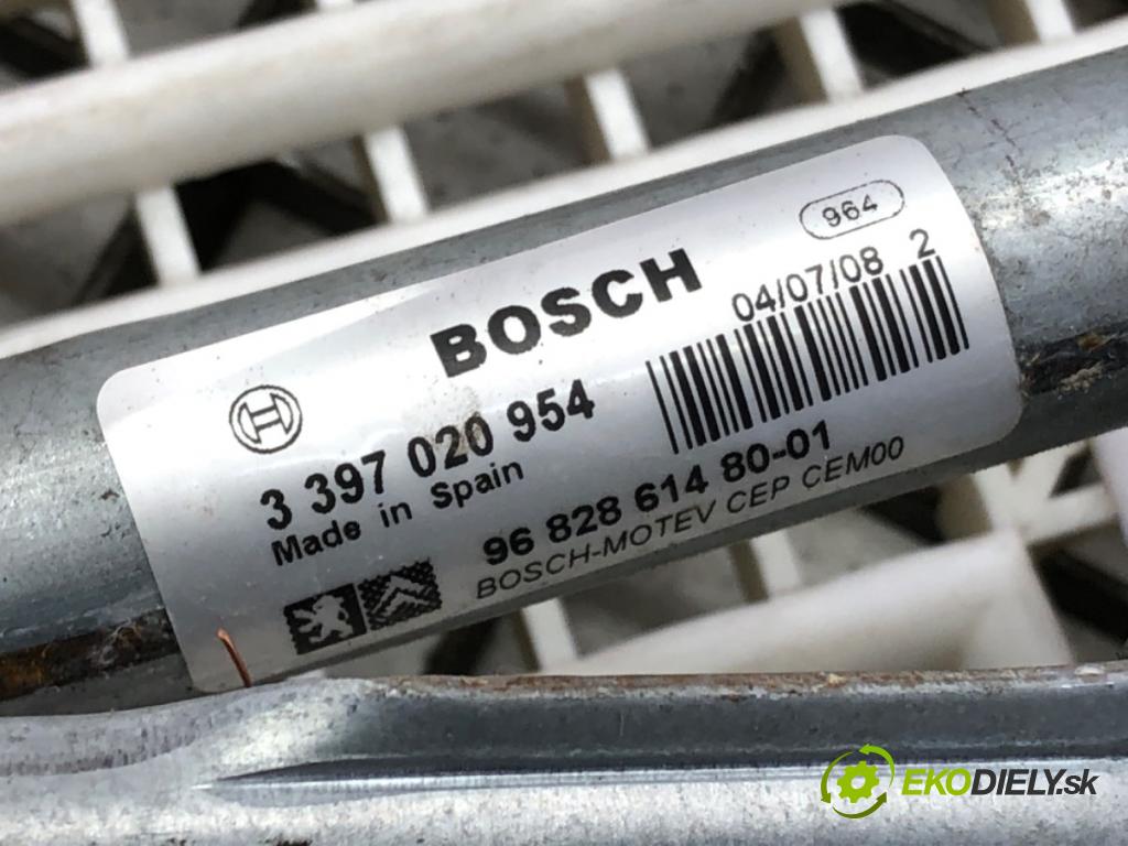 PEUGEOT PARTNER Nadwozie pełne/minivan 2008 - 2022    1.6 HDi 66 kW [90 KM] olej napędowy 2011 - 2022  Mechanizmus stieračov predný 3397020954 (Motorčeky stieračov predné)