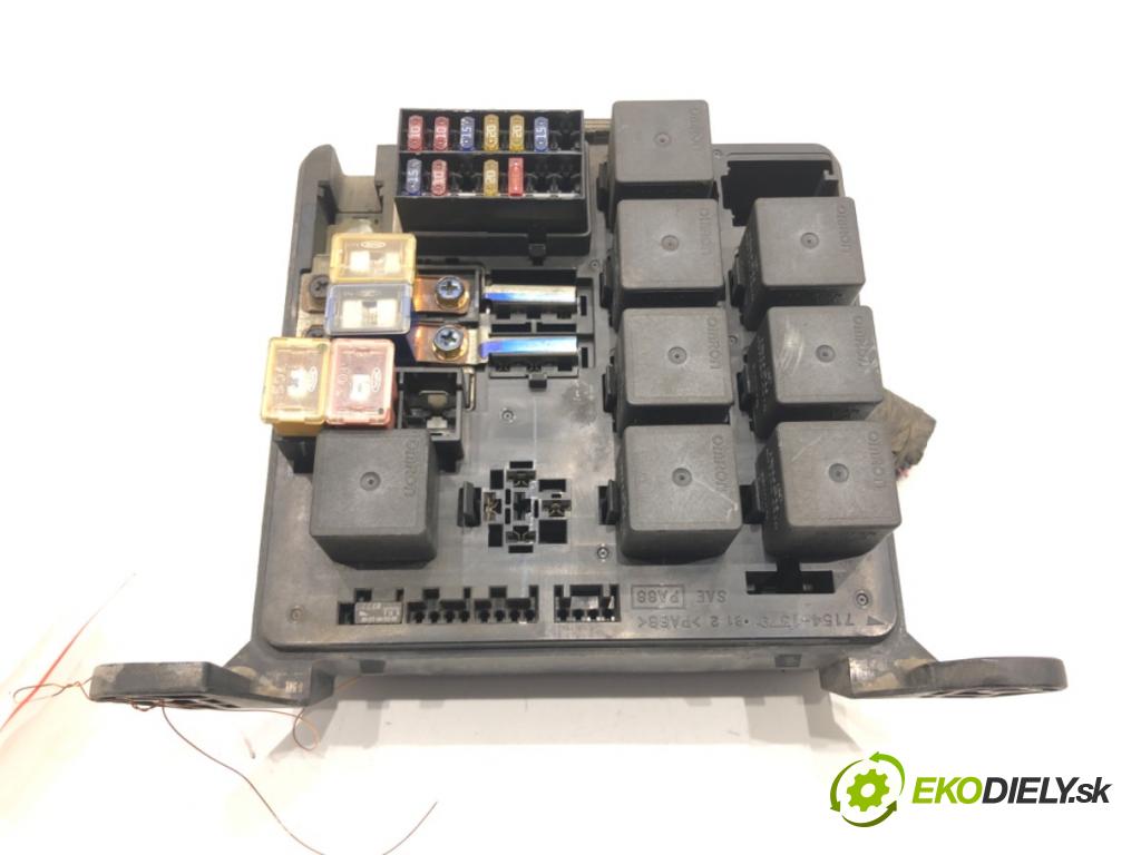 ISUZU RODEO samochód terenowy zamknięty 1997 - 2004    3.2 V6 151 kW [205 KM] benzyna 1997 - 2004  skříňka poistková  (Pojistkové skříňky)