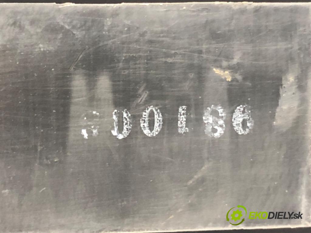 ISUZU RODEO samochód terenowy zamknięty 1997 - 2004    3.2 V6 151 kW [205 KM] benzyna 1997 - 2004  skříňka poistková  (Pojistkové skříňky)