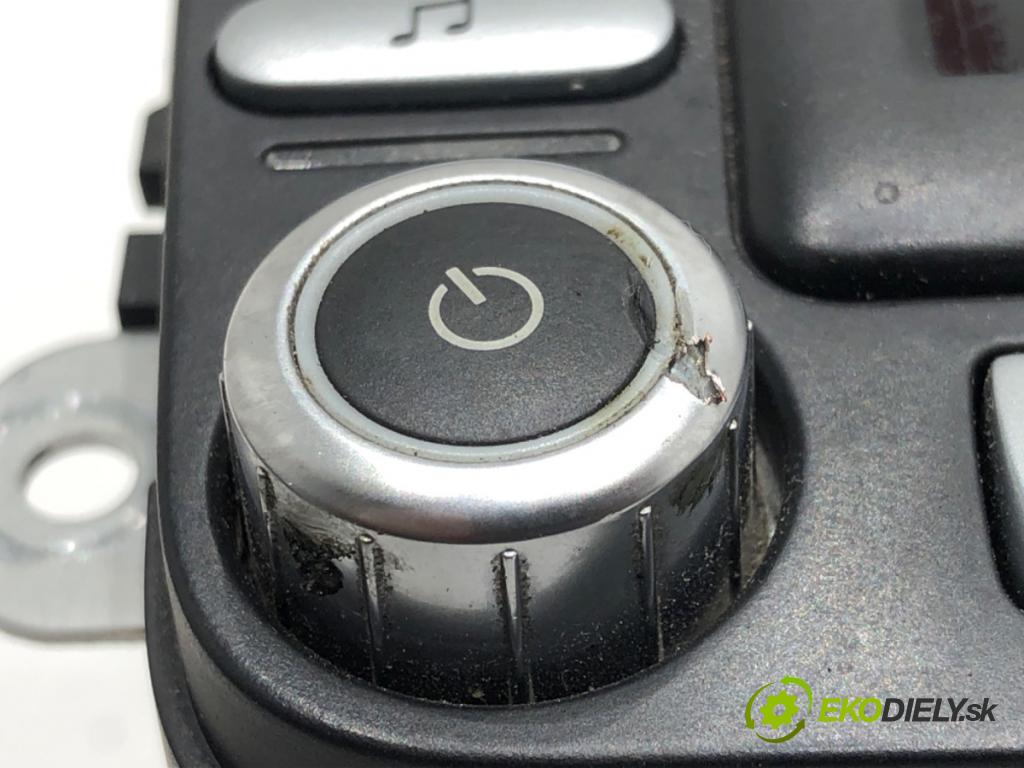 VW GOLF V (1K1) 2003 - 2010    2.0 GTI 147 kW [200 KM] benzyna 2004 - 2009  RADIO 1K0035198C (Audio zariadenia)