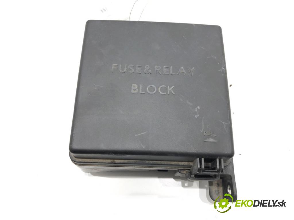 KIA CEED liftback (ED) 2006 - 2012    1.6 93 kW [126 KM] benzyna 2008 - 2012  skříňka poistková 91950-2H020 (Pojistkové skříňky)