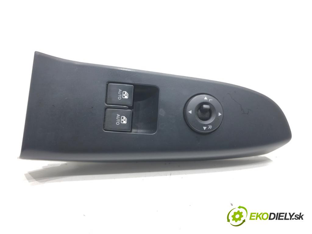 KIA CEED liftback 2009 93 kW 1.6 1591 Prepínač okien  (Prepínacie páčky pod volantom)