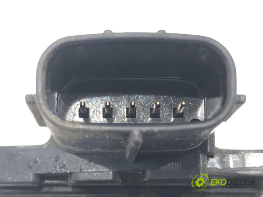 TOYOTA AVENSIS sedan (_T27_) 2008 - 2018    2.0 D-4D (ADT270_) 91 kW [124 KM] olej napędowy 2011 - 2018  Váha vzduchu 22204-26010 (Váhy vzduchu)