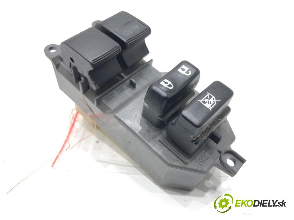 TOYOTA YARIS (_P13_) 2010 - 2022    1.3 (NSP130_) 73 kW [99 KM] benzyna 2011 - 2022  Prepínač okien  (Prepínače, spínače, tlačidlá a ovládače kúrenia)