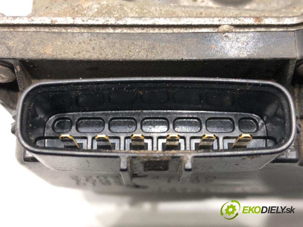 TOYOTA YARIS (_P13_) 2010 - 2022    1.3 (NSP130_) 73 kW [99 KM] benzyna 2011 - 2022  Škrtiaca klapka 22030-47010 (Škrtiace klapky)