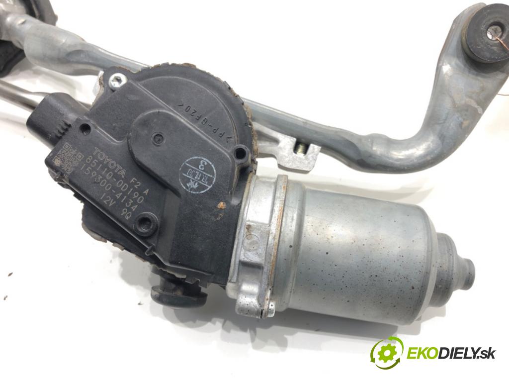 TOYOTA YARIS (_P13_) 2010 - 2022    1.3 (NSP130_) 73 kW [99 KM] benzyna 2011 - 2022  Mechanizmus stieračov predný 85110-0D190 (Motorčeky stieračov predné)